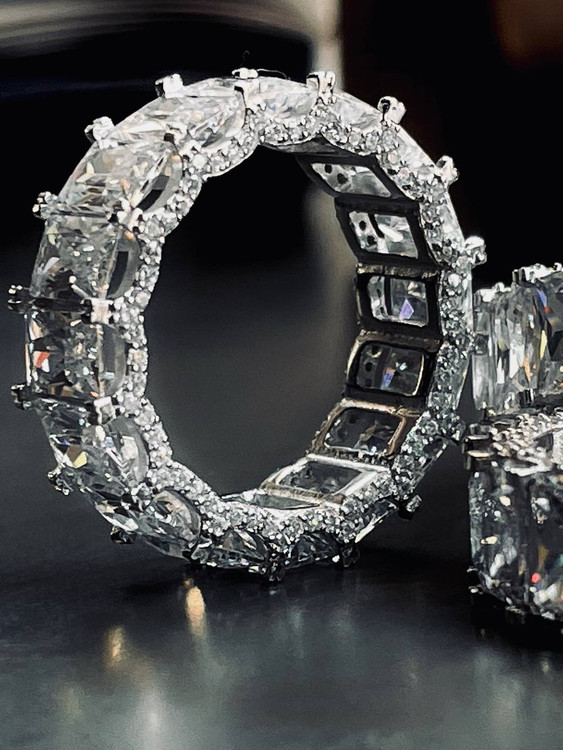 استایل انگشتر نقره ۷ گرمی عیار ۹۲۵ در دست بانو