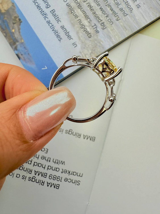 استایل انگشتر نقره ایتالیایی ۲.۵ گرمی با سنگ جواهری سیترین.