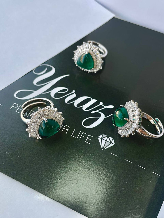 انگشتر نقره ۸ گرمی لوکس با آبکاری رادیوم و سنگ جواهری