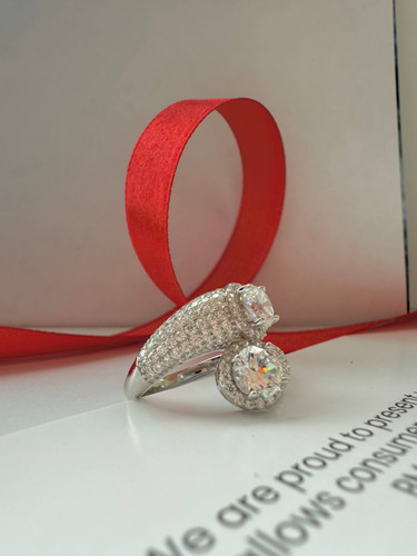 انگشتر نقره زنانه طرح الماس ایتالیایی (عیار ۹۲۵) با آبکاری رادیوم