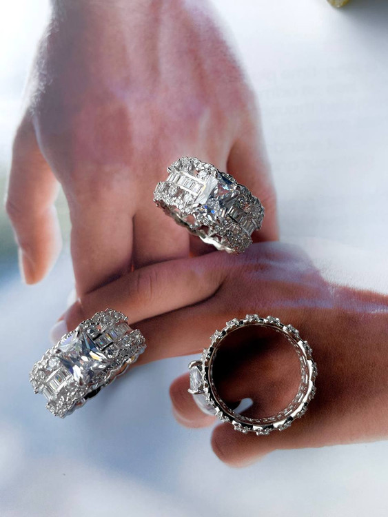 انگشتر نقره لوکس وارداتی ایتالیا در جعبه جواهرات گالری اروند