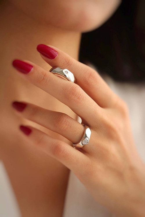 ست حلقه نقره زنانه و مردانه مدل پیوند خورشید با عیار ۹۲۵ و طراحی ظریف قالب طلا.