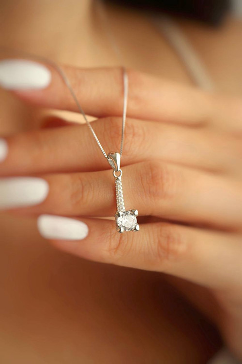 پلاک تک نقره طرح امرالد به همراه زنجیر ونیزی ظریف و آبکاری براق رادیوم