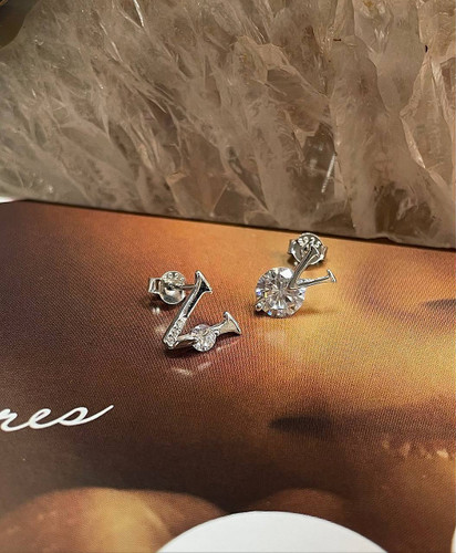 گوشواره نقره زنانه طرح لویی ویتون با آبکاری رادیوم براق