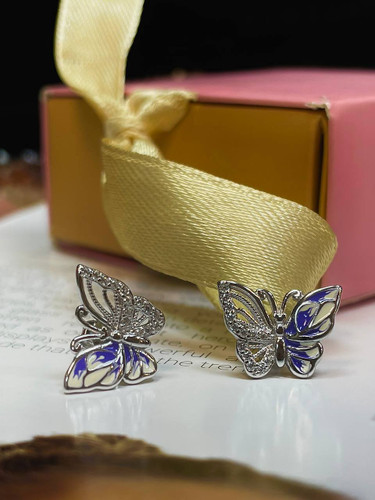 گوشواره نقره زنانه طرح پروانه با درخشش بالا و طراحی ظریف