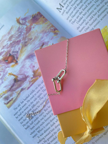 نمای نزدیک از کیفیت ساخت و عیار ۹۲۵ دستبند تیفانی اروند