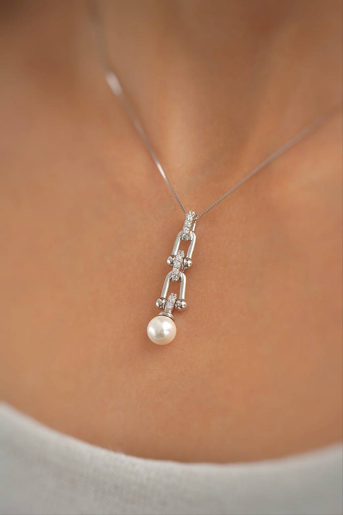 نمای نزدیک از مروارید پرورشی و آبکاری رادیوم نیمست تیفانی