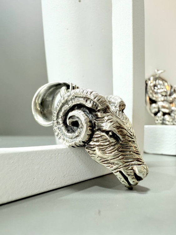 پلاک نقره ۹۲۵ طرح قوچ تایلندی وزن ۲۹.۵۷ گرم