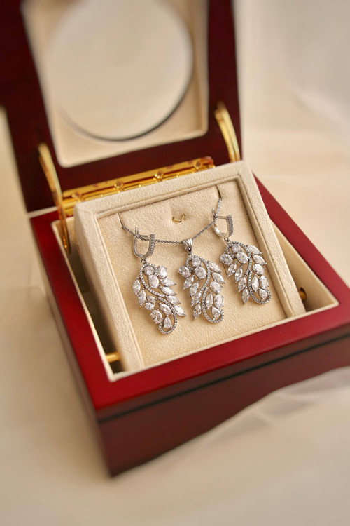 نیمست نقره جواهری مدل شکوه بیزانس با عیار (۹۲۵) و زنجیر خاویاری