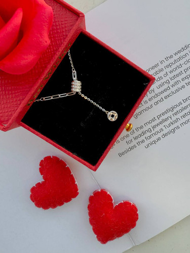 گردنبند نقره طرح مدرن و هندسی با زنجیر متصل و آبکاری رادیوم