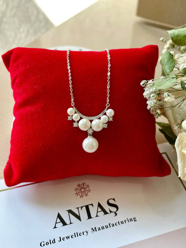 گردنبند نقره مروارید مجلسی با آبکاری رادیوم و طراحی وارداتی ایتالیا.