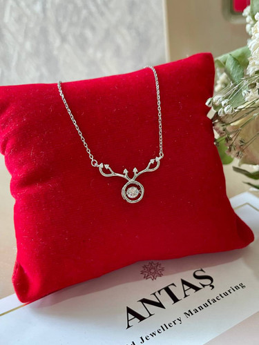 گردنبند نقره طرح شاخ گوزن با نگین متحرک مرکزی و آبکاری رادیوم ایتالیایی
