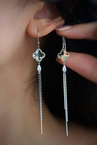 گوشواره نقره آویزی طرح ونکلیف ایتالیایی با زنجیرهای بلند و درخشان