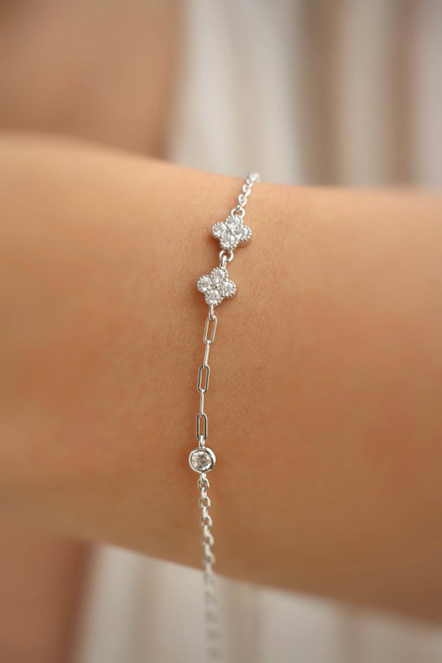 دستبند نقره ظریف زنانه طرح ونکلیف نگیندار با زنجیر حلقه ای