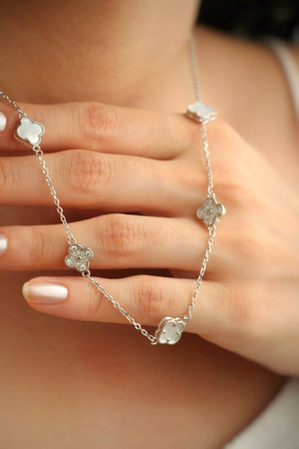 تصویر گردنبند نقره ونکلیف وارداتی ایتالیایی با طراحی ظریف و آبکاری رادیوم عیار ۹۲۵