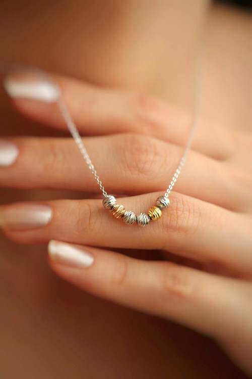 نمای نزدیک از گردنبند نقره البرنادو سهرنگ وارداتی ایتالیایی با آبکاری رادیوم و عیار ۹۲۵